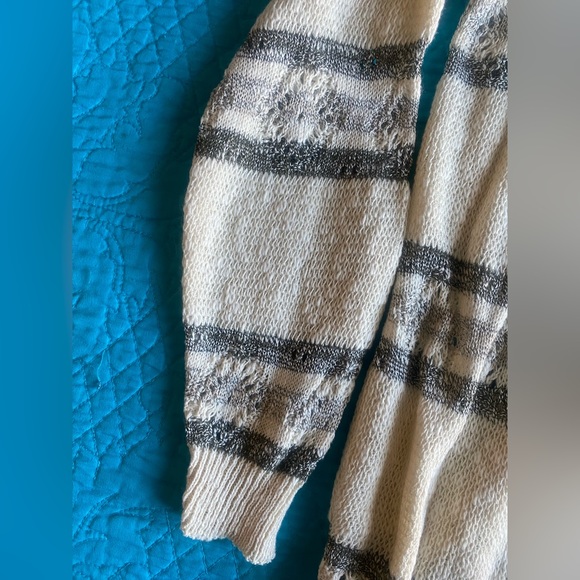 Wet Seal Beige and Grey Cardigan - Picture 3 of 4